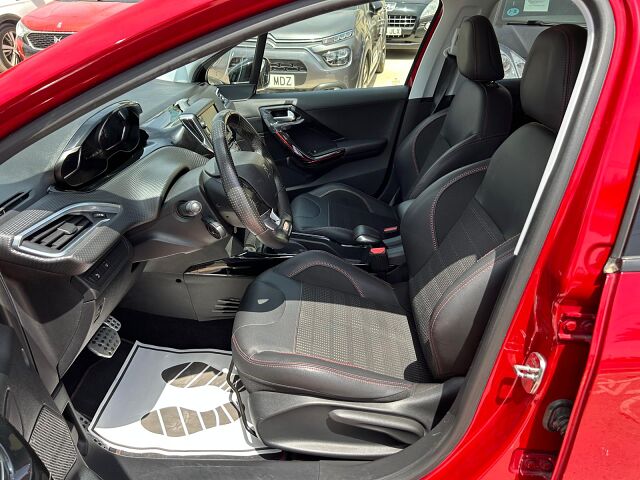 PEUGEOT 2008 GT LINE 1.2 E-THP AUTO SPANISH LHD IN SPAIN 31000 MILES SUPERB 2019